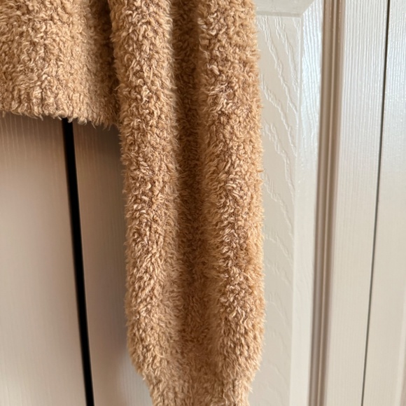 Le Ore Camel Colored Cardigan and Hot Pants Set - COZY - Picture 7 of 8